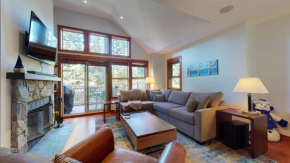 2BR Treeline Townhome - Dog Friendly, Ski-in Access, Private Patio - Harmony Whistler